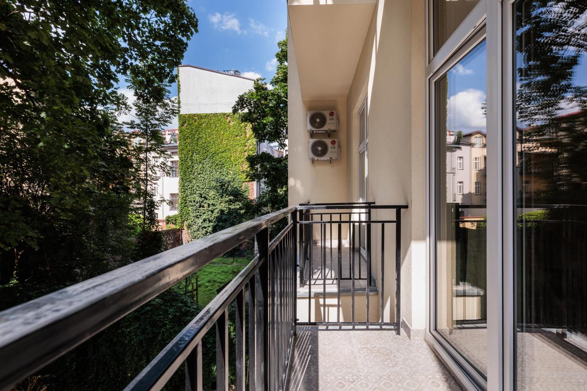 Krowoderska 55 - By Upstairs Krakow Exterior photo